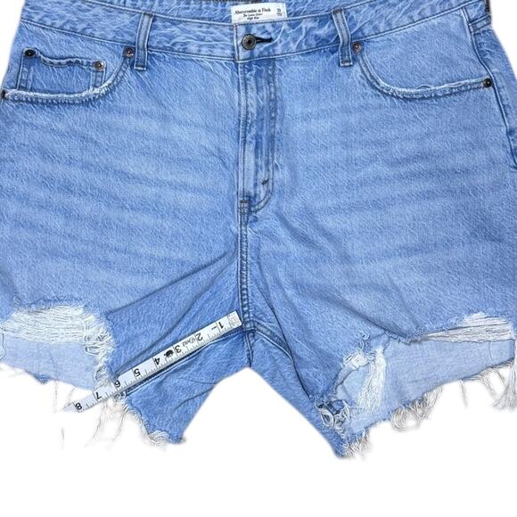 Abercrombie & Fitch - The Loose Short- Curvy Love Denim Shorts - Size 33 - Picture 6 of 7